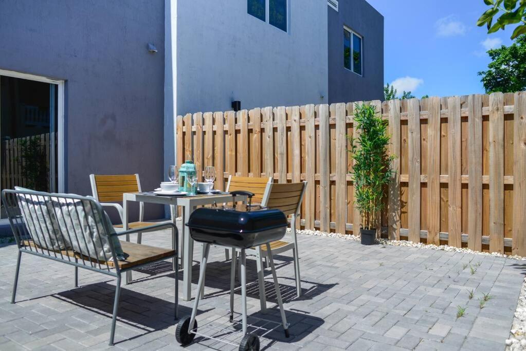 Awesome Townhouse 15 Minutes From The Beach Miami Dış mekan fotoğraf